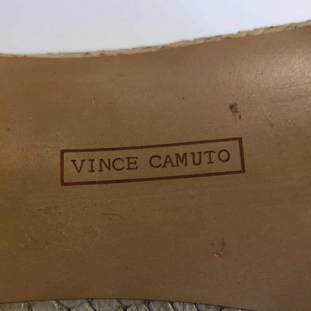 Vince Camuto Cream Zella Textured Almond Toe Platforrm Leather Heels size 9.5M